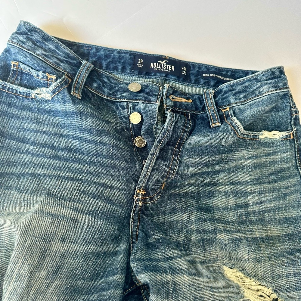 Hollister Women’s High Rise Vintage Straight Jeans - Picture 4 of 5